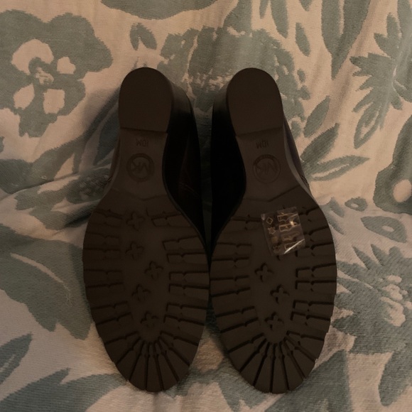 Sold 😊 Michael Kors booties - Picture 4 of 5